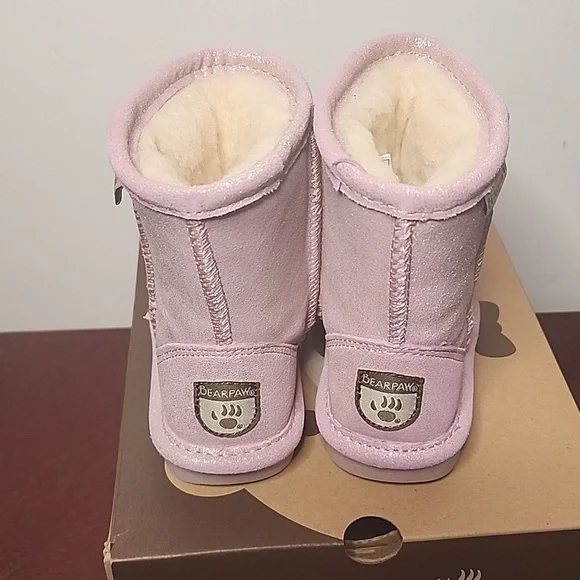 Bearpaw - Picture 3 of 5